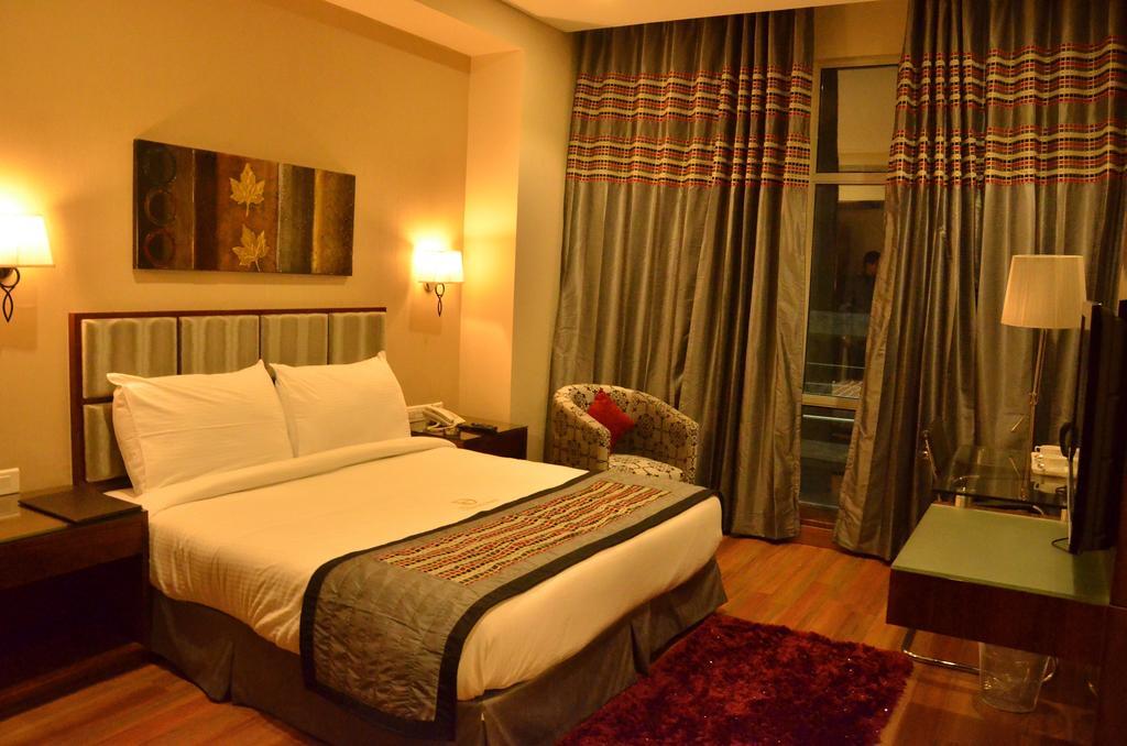 Hotel Down Town Jalandhar Værelse billede