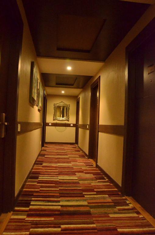 Hotel Down Town Jalandhar Eksteriør billede